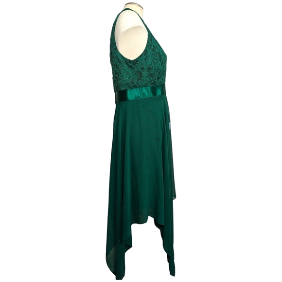 Beauty Emily | Emerald Deep V-Neck Lace Top Midi Length Flowy Skirt Formal Dress - Picture 3 of 12